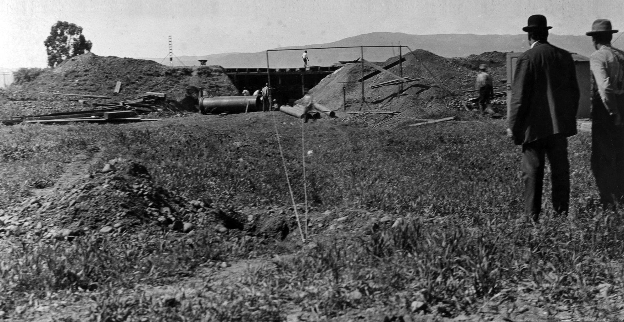 a 1939 photo of the Cambrian Reservoir] Construction project 
